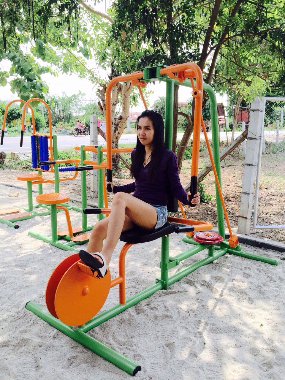 เครื่องออกกำลังกายกลางแจ้ง