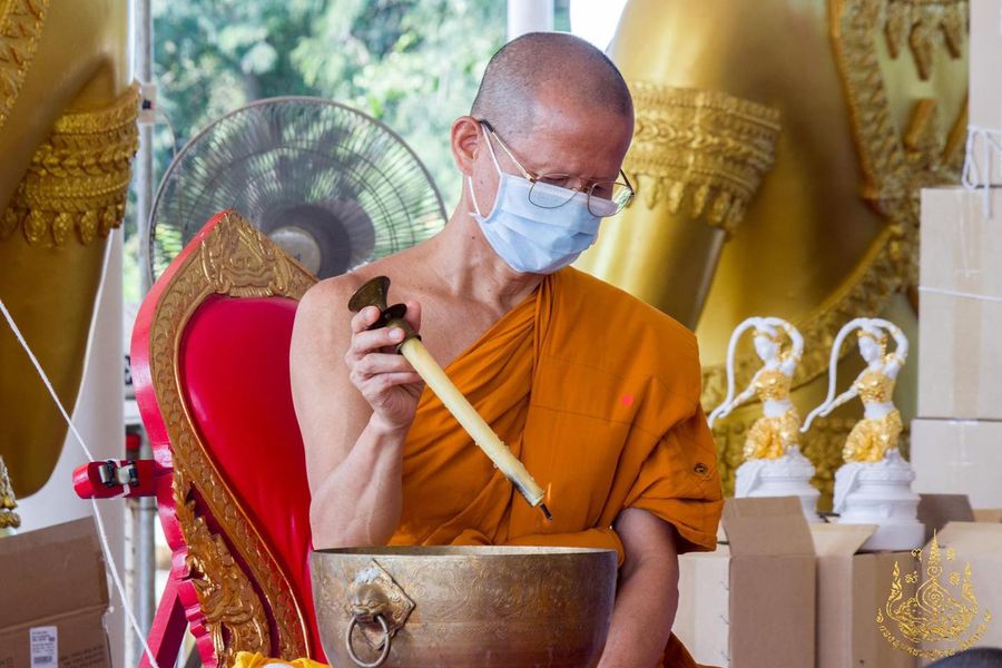 พญาแมลงภู่คำกายสิทธิ์ เนื้อกายสิทธิ์สุริยันราชา เสก ๑๖ พิธี หลวงพ่อเล็ก วัดท่าขนุนเสก