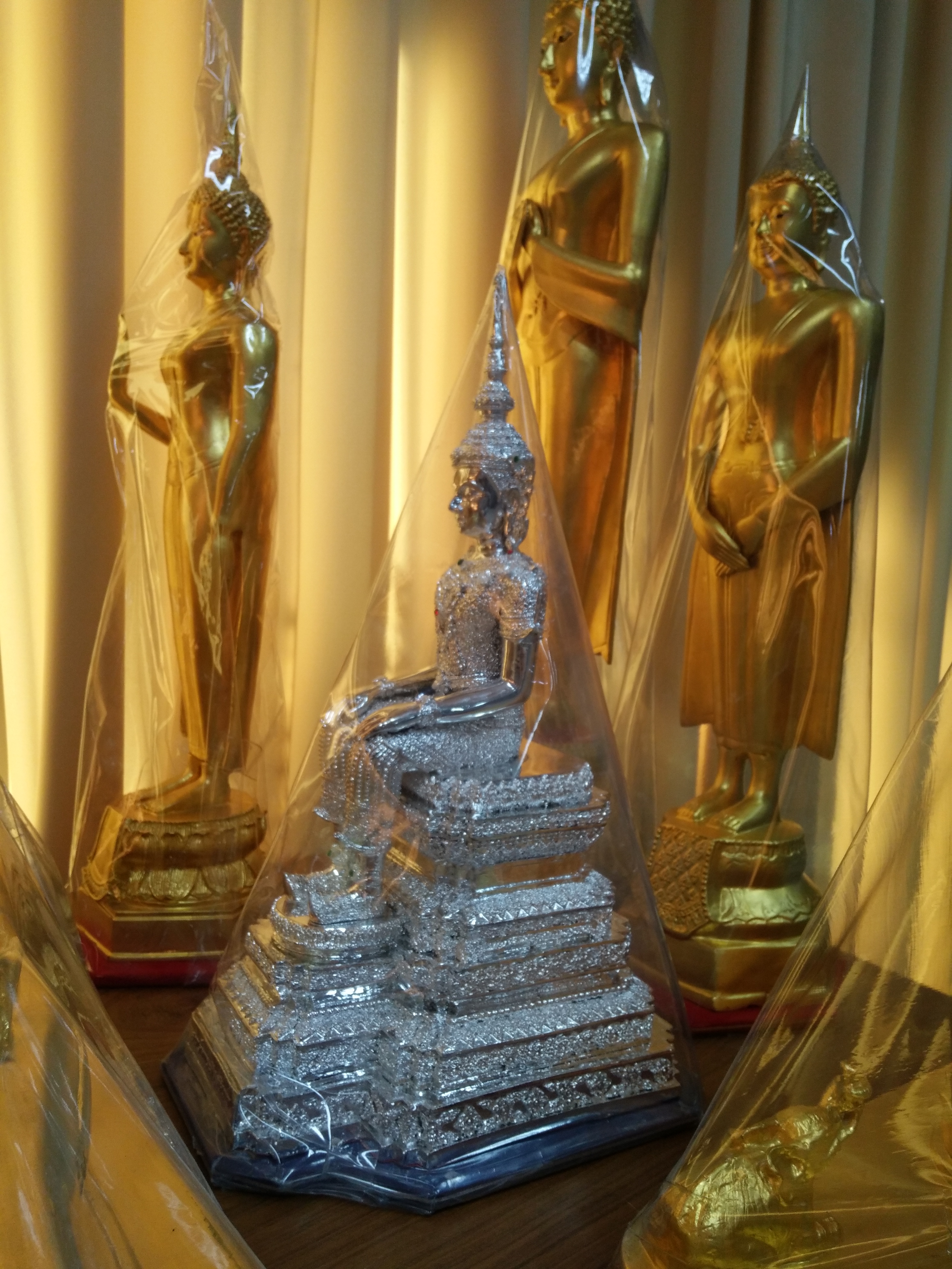 ถวายทองคำ ณ บ้านเติมบุญ (พ.ย.61)