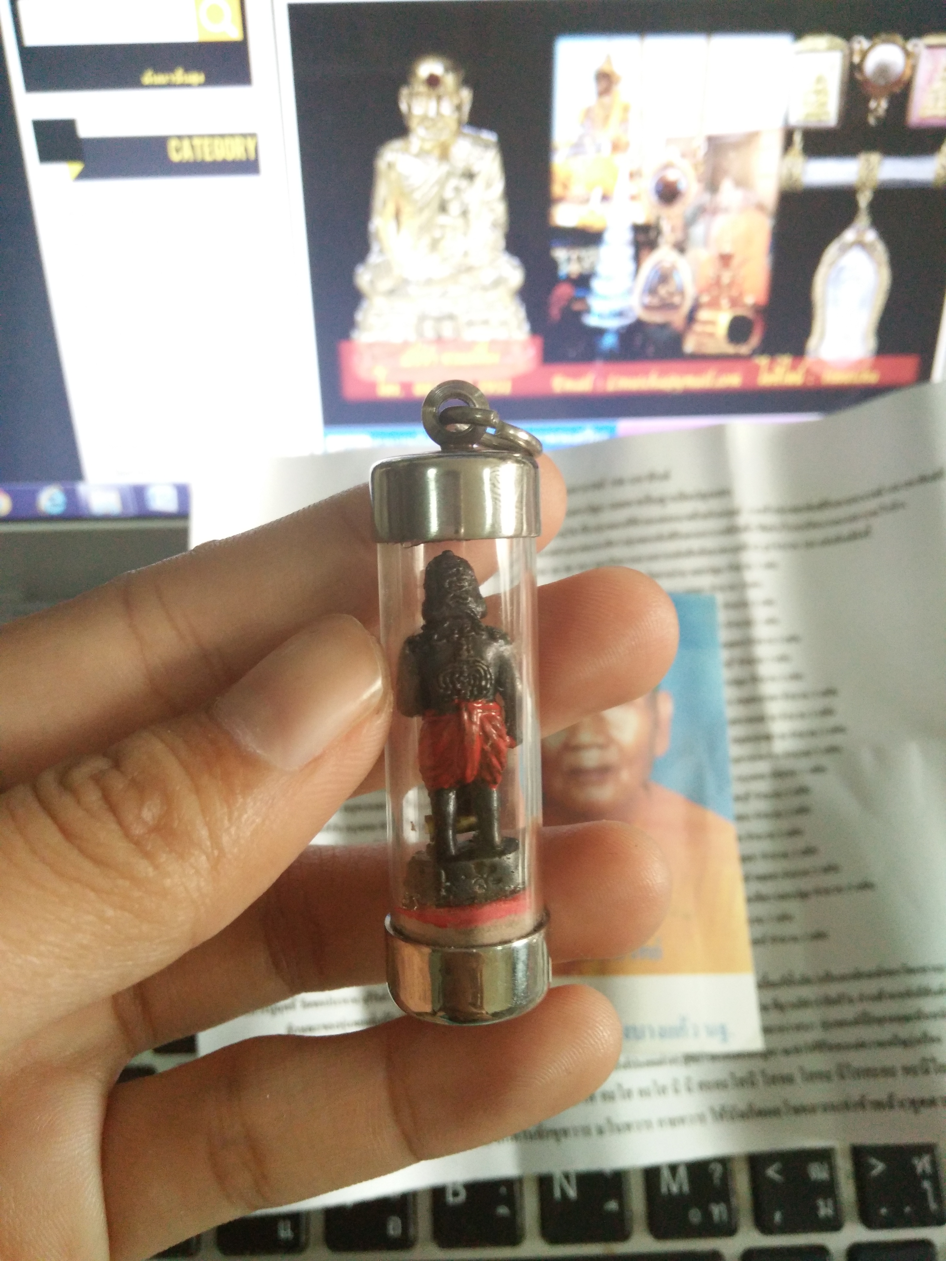 หุ่นพยนต์มณีจินดามหาเวทย์(เลี่ยมเม็ดยาและตะกรุด) ลป.เจือ วัดกลางบางแก้ว