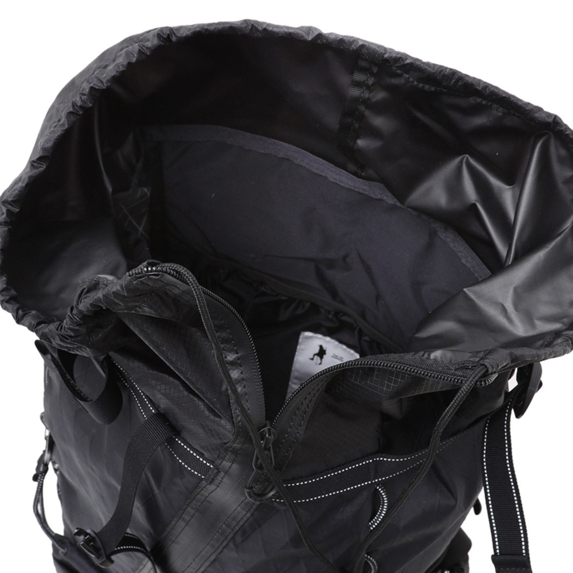 กระเป๋าเป้เดินป่า And Wander X-Pac 30L - Black Lightweight Backpack ของใหม่ ของแท้ พร้อมส่งจากไทย กระเป๋าไล่เบา