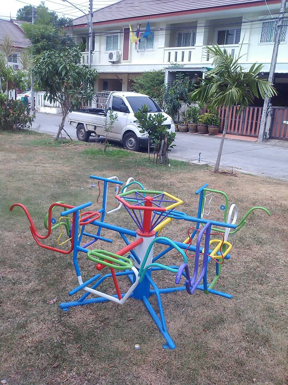 รหัส PG ผลงานติดตั้ง (หมู่บ้านชนกานต์กลางเมือง ม.4 ต.วิชิต อ.เมือง จุดที่2) เครื่องออกกำลังกายเด็ก