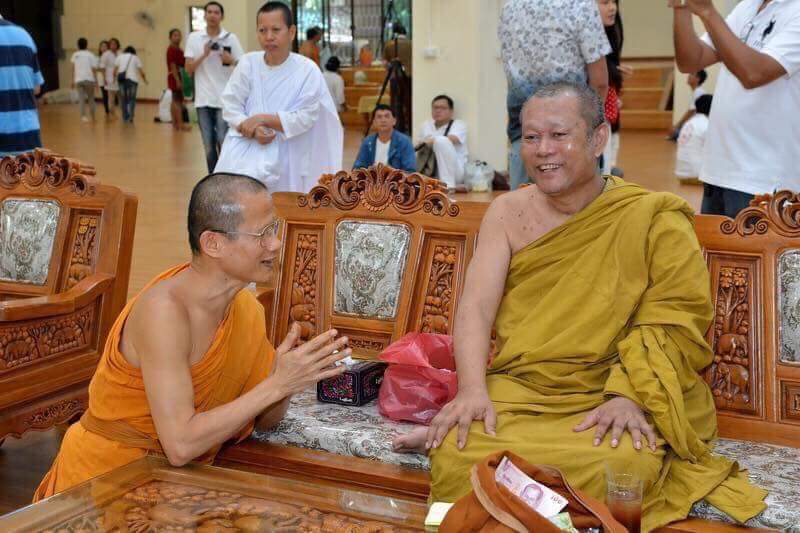 ลูกอมสอดตระกรุดมหารอด ลพ.มนัส สำนักฟื้นฟูจิตเขาแหลม จ.จันทรบุรี