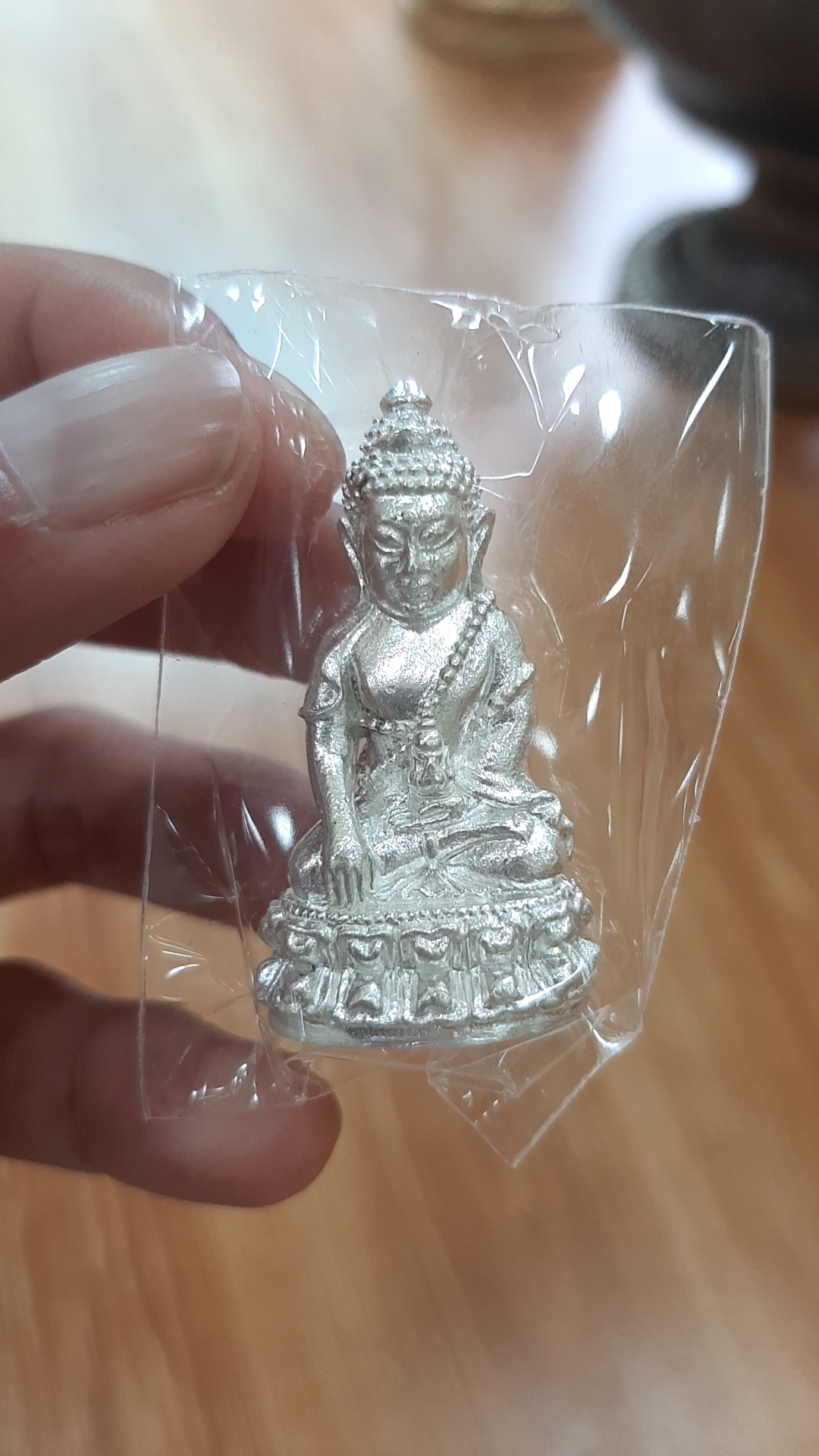 พระกริ่งสะท้านไตรภพ เลี่ยมกรอบเงิน (เนื้อเงินชนวนล้วน อุดเกสา พระบรมสารีริกธาตุ) วัดท่าขนุน ปี 63