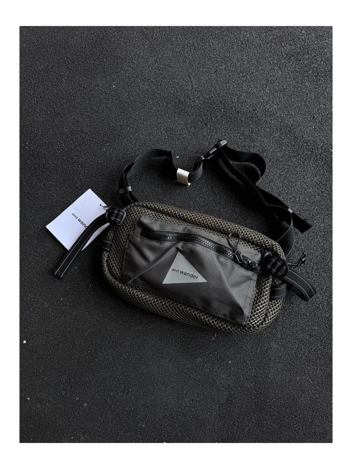 กระเป๋าคาดเอว And Wander 3D Mesh Waist Bag ของใหม่ ของแท้ พร้อมส่งจากไทย