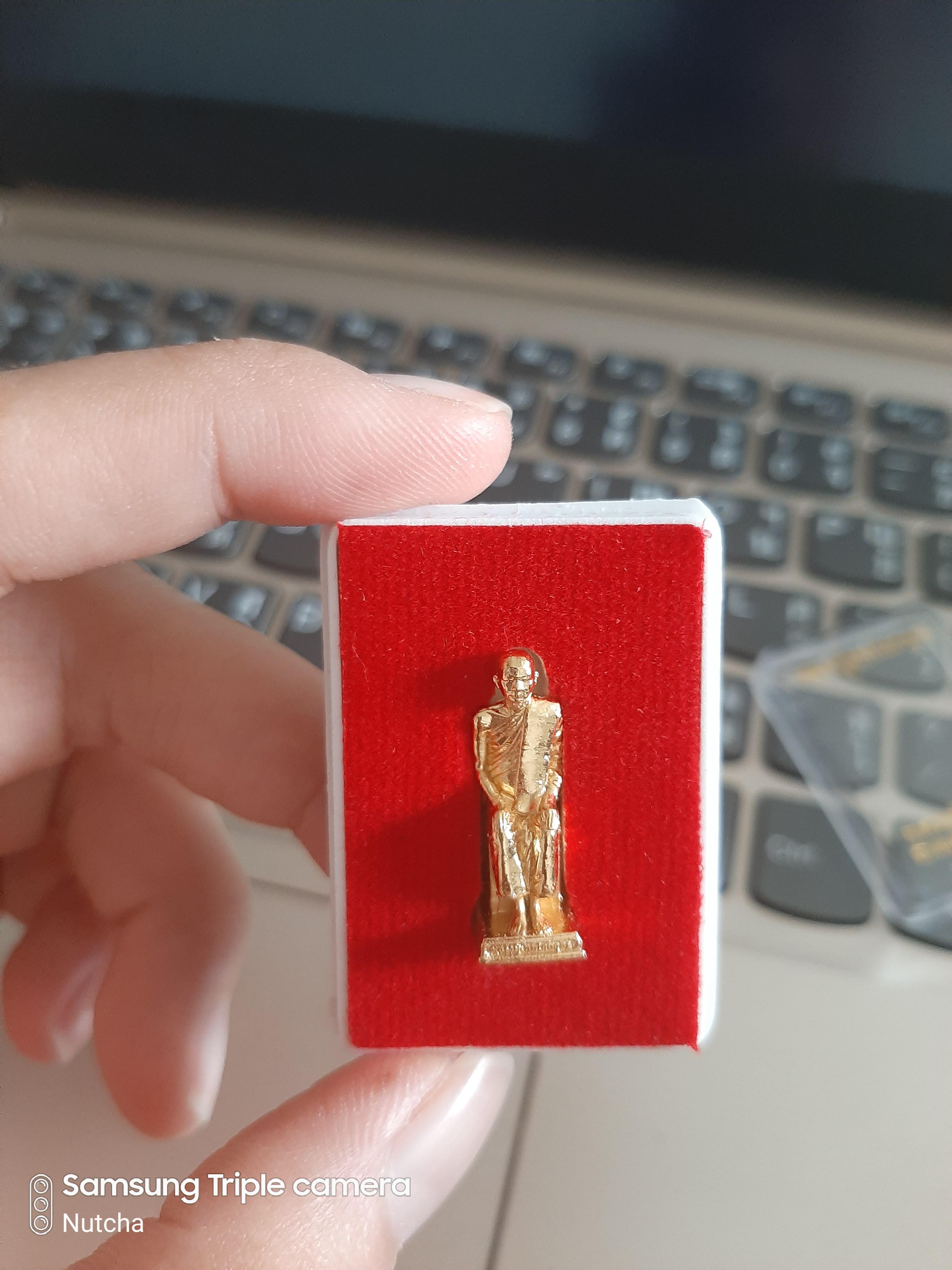 หลวงปู่เทพโลกอุดร อาศรมศรีชัยรัตนโคตร ฐาน 1 ซ.ม. ชุบทอง