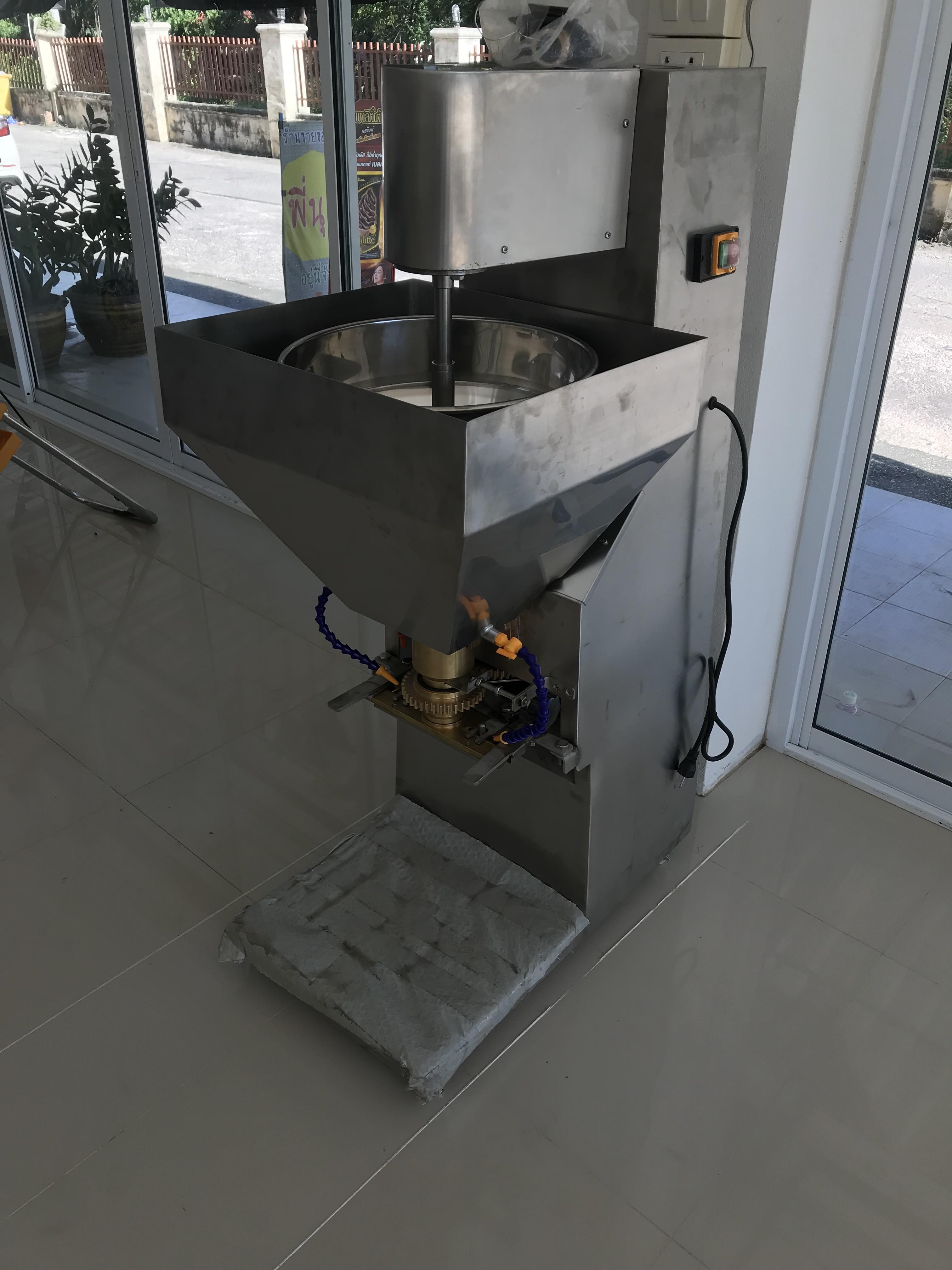 เครื่องทำลูกชิ้น เครื่องบีบลูกชิ้น เครื่องปั้นลูกชิ้น อัตโนมัติ