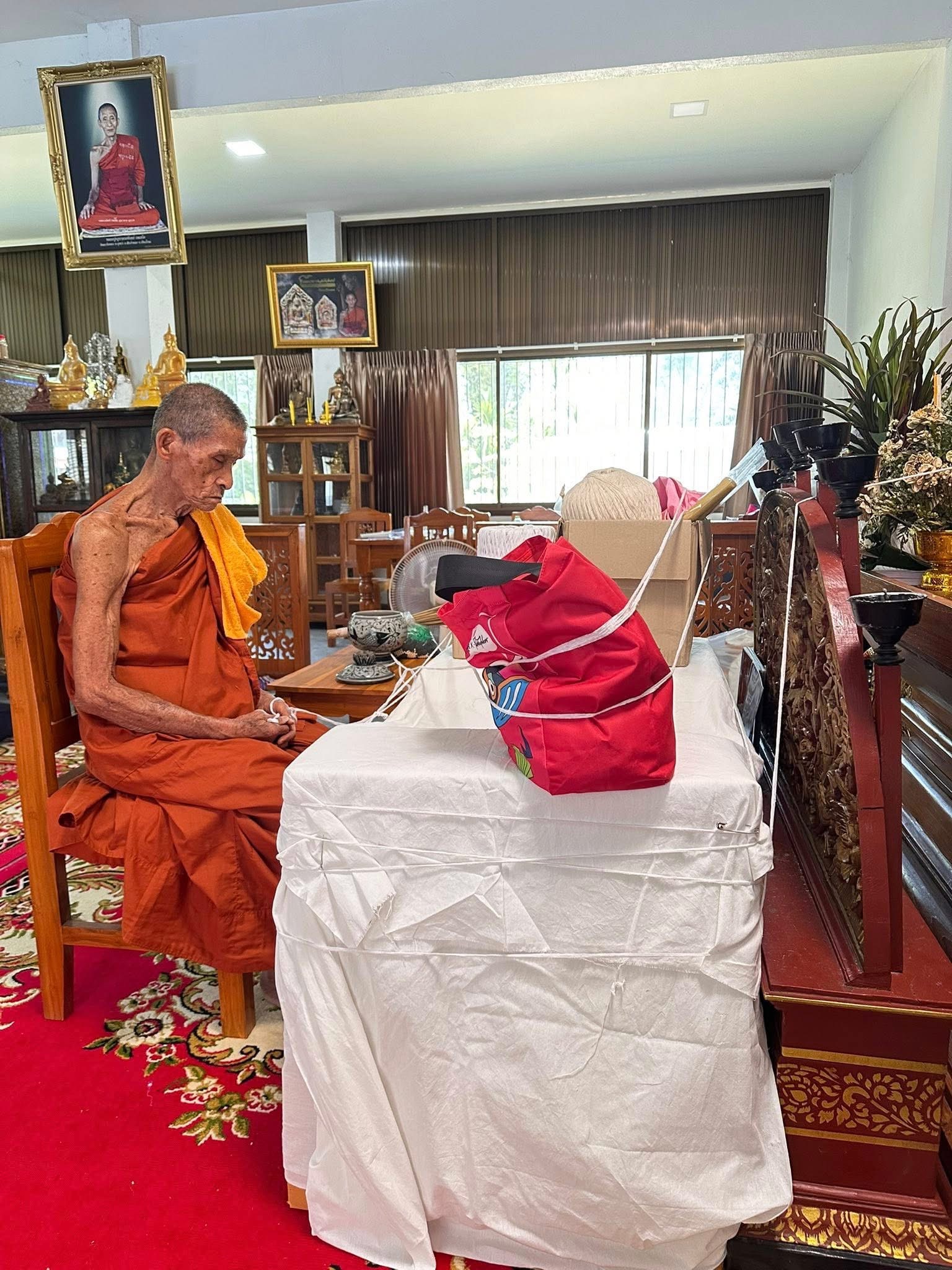 เทียนสะเดาะเคราะห์ สืบชะตา รับโชคค้าขาย (ชุด ๓ เล่ม)