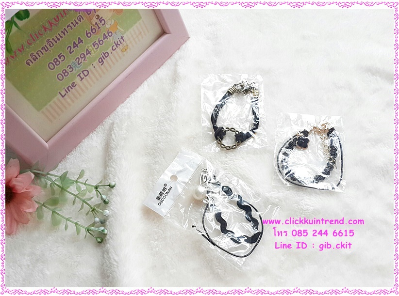 สร้อยข้อมือ โชคเกอร์ สีดำ มีจี้ห้อย แบบตามรูป ขายส่ง เซต 10 เส้น