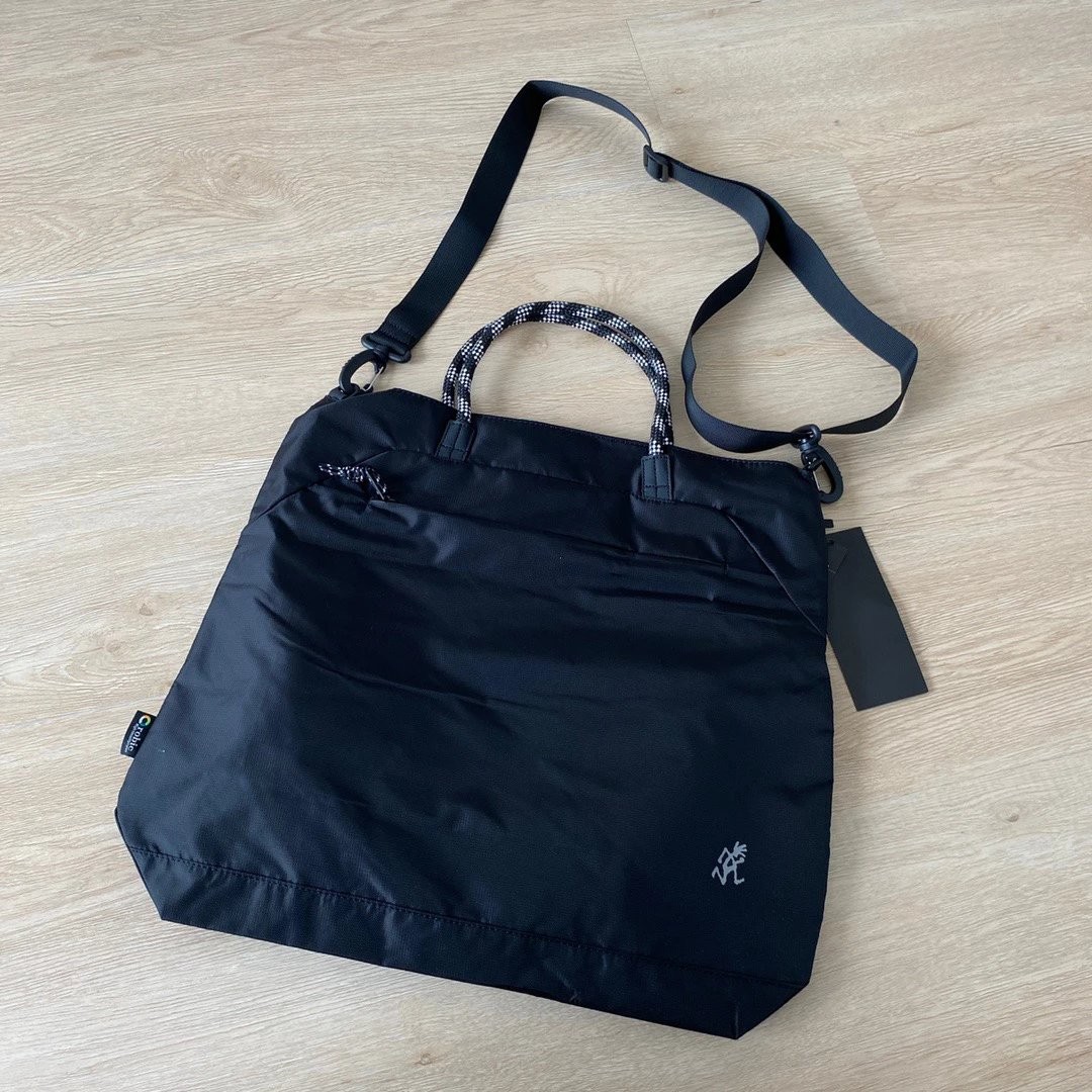 กระเป๋า Gramicci Waterproof Messenger Bag รุ่นพิเศษจากญี่ปุ่น กระเป๋าสะพาย ของใหม่ ของแท้ พร้อมส่ง