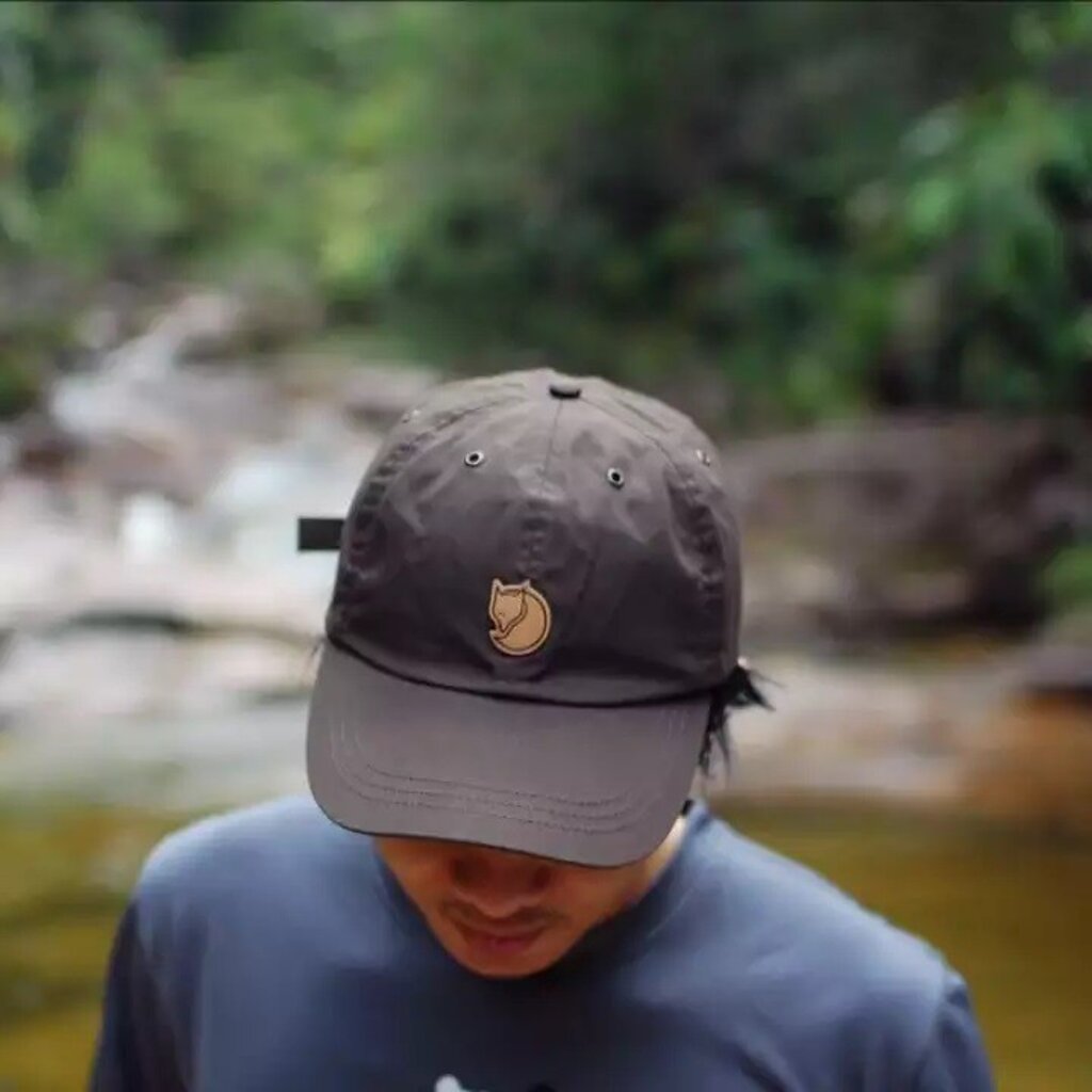 หมวก Fjallraven Helags Cap ของใหม่ ของแท้ พร้อมส่ง มาพร้อมป้าย Tag หมวกแก๊ป หมวกเดินป่า หมวกน้ำหนักเบา