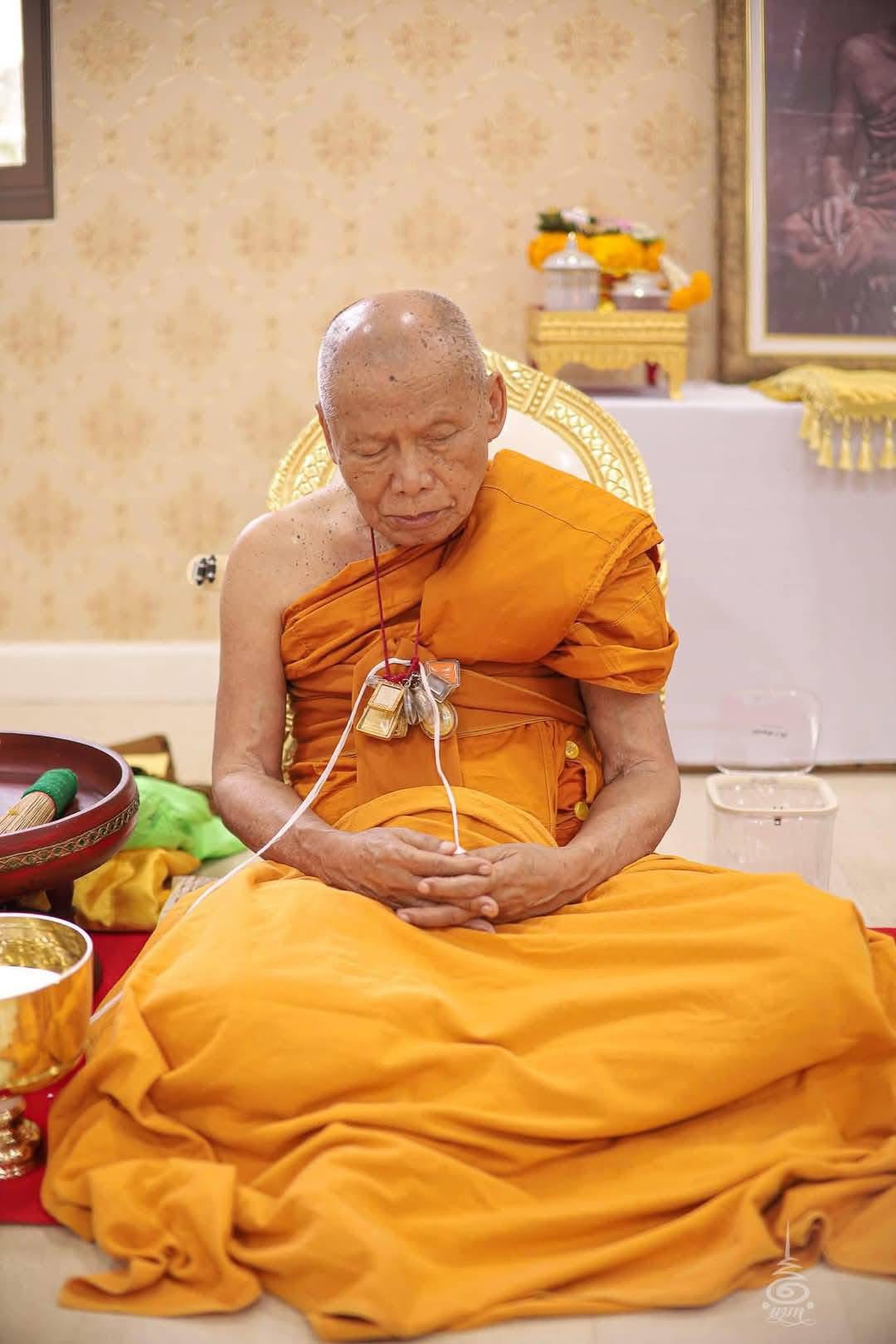 แมลงภู่คำจ่าฝูง ปรอทป่า (สีเขียว) วัดพระพุทธบาทถ้ำป่าไผ่ หลวงพ่อเล็ก พุทธาภิเษก