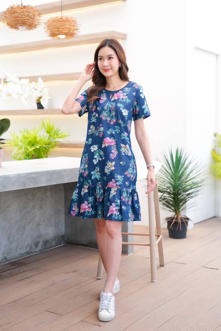 เดรสยีนส์ #8360 ผ้ายีนส์เนื้อนิ่มพิมพ์ลายดอกไม้สวยแต่งระบายชายน่ารักๆ ใส่สบาย ไม่ร้อน ใส่ได้หลายโอกาส