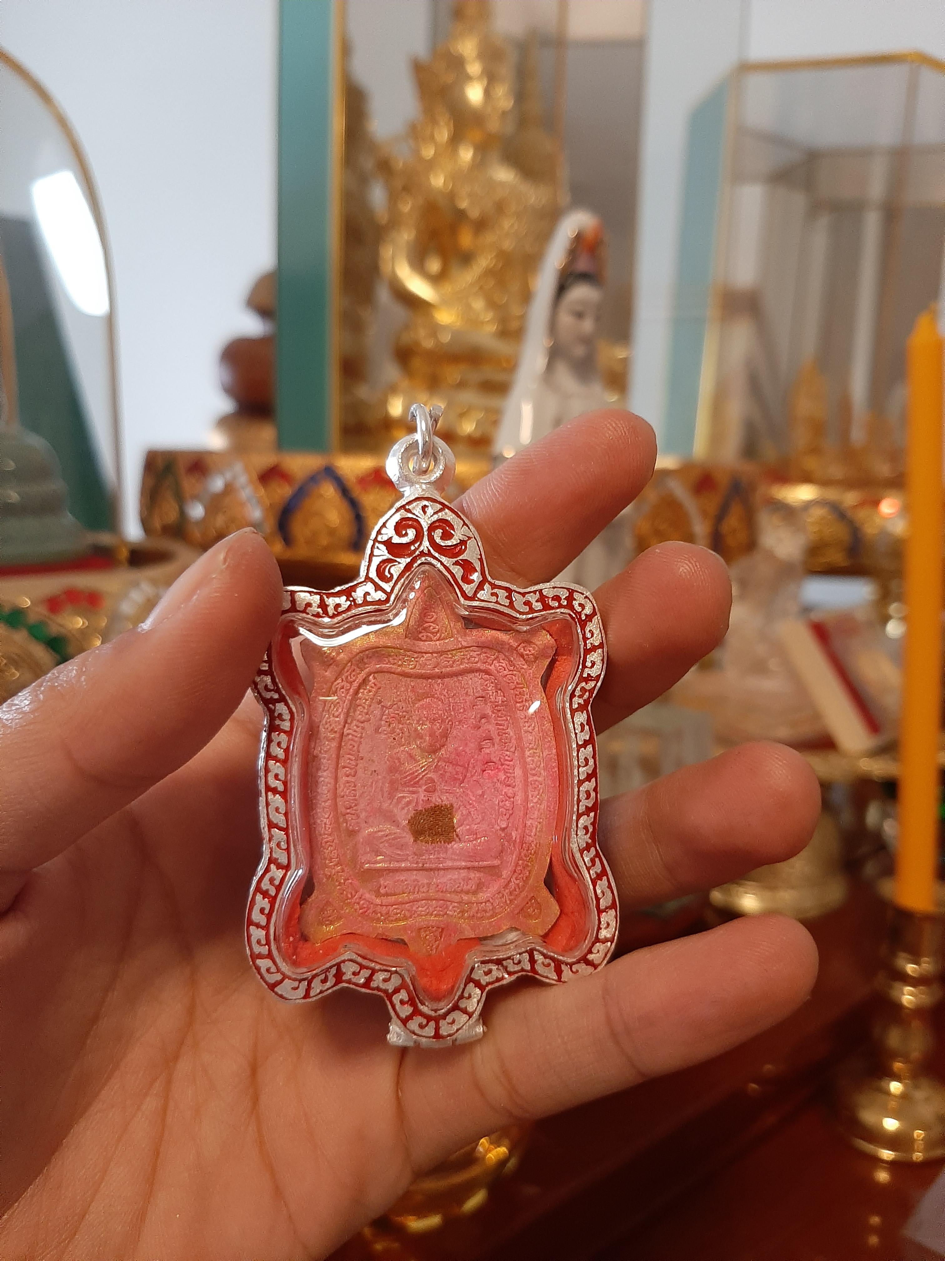 เต่าหลังอัฐิธาตุหลวงปู่หลิวตลับเงิน องค์ละ 490 บ. วัดสี่แยกเจริญพร