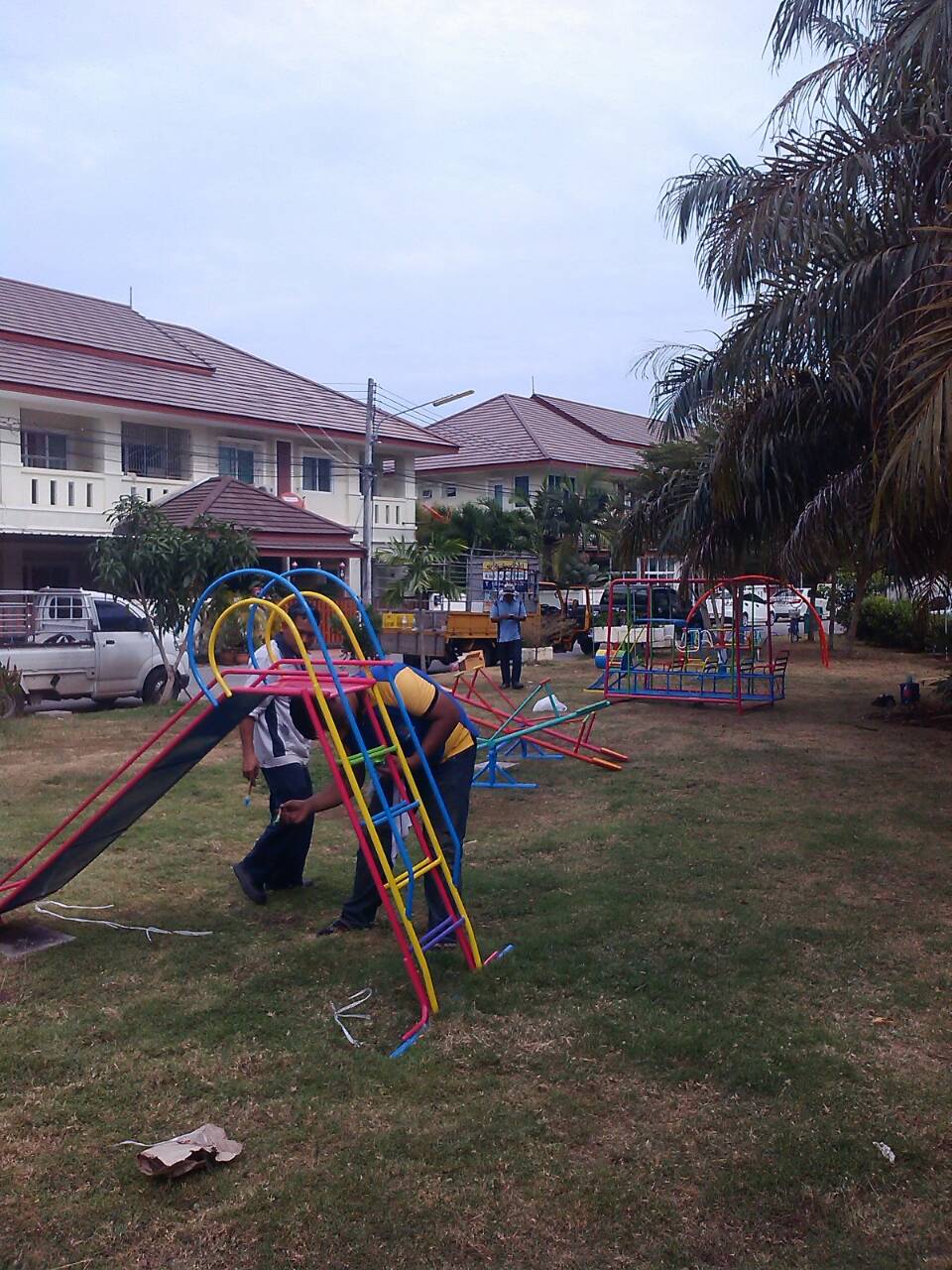 เครื่องออกกำลังกายกลางแจ้งสาธุประดิษฐ์