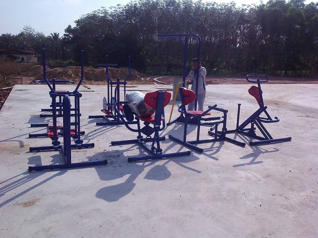 รหัส SM ผลงานติดตั้ง (ลานกีฬาห้วยนาง อ.ห้วยยอด จ.ตรัง) เครื่องออกกำลังกายกลางแจ้ง