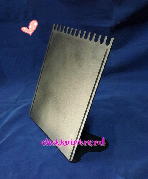 ที่แขวน/โชว์สร้อยคอ ทำจากพลาสติก สีดำ ขนาด ก*ส = 27*28.5 ซ.ม.