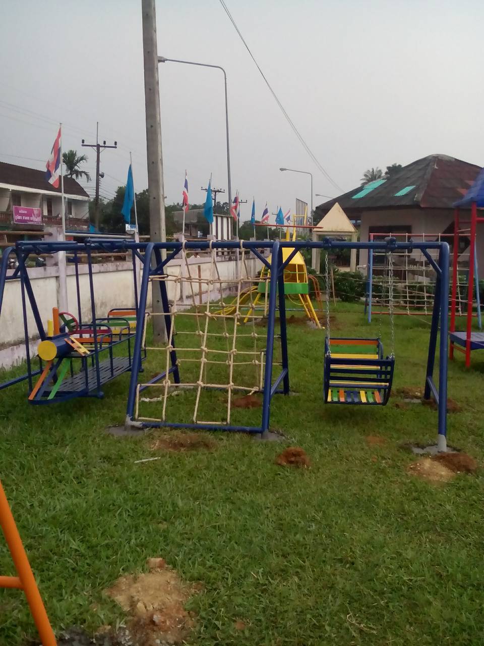 รหัส PG ผลงานติดตั้ง (อำเภอนาโยง จังหวัดตรัง) เครื่องออกกำลังกายเด็ก