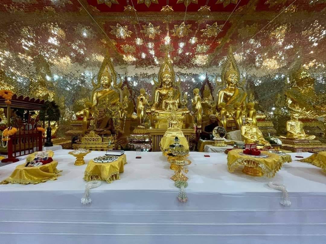 พระปิดตาเนื้อเมฆสิทธิ์ หลวงพ่อเล็ก หลวงพ่อบ๊ะ เสกหลายวาระเข้าพิธีพุทธาภิเษกพิธีพระกริ่งพิชัยสงคราม วัดพระพุทธบาทถ้ำป่าไผ่