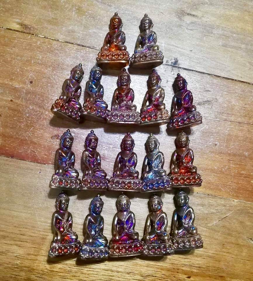 พระสมเด็จแหวกม่านโรยผงพระกริ่งจินดามณีมนต์พระกาฬ ลพ.เล็กเททอง เข้าพุทธาภิเษกวัดท่าขนุน