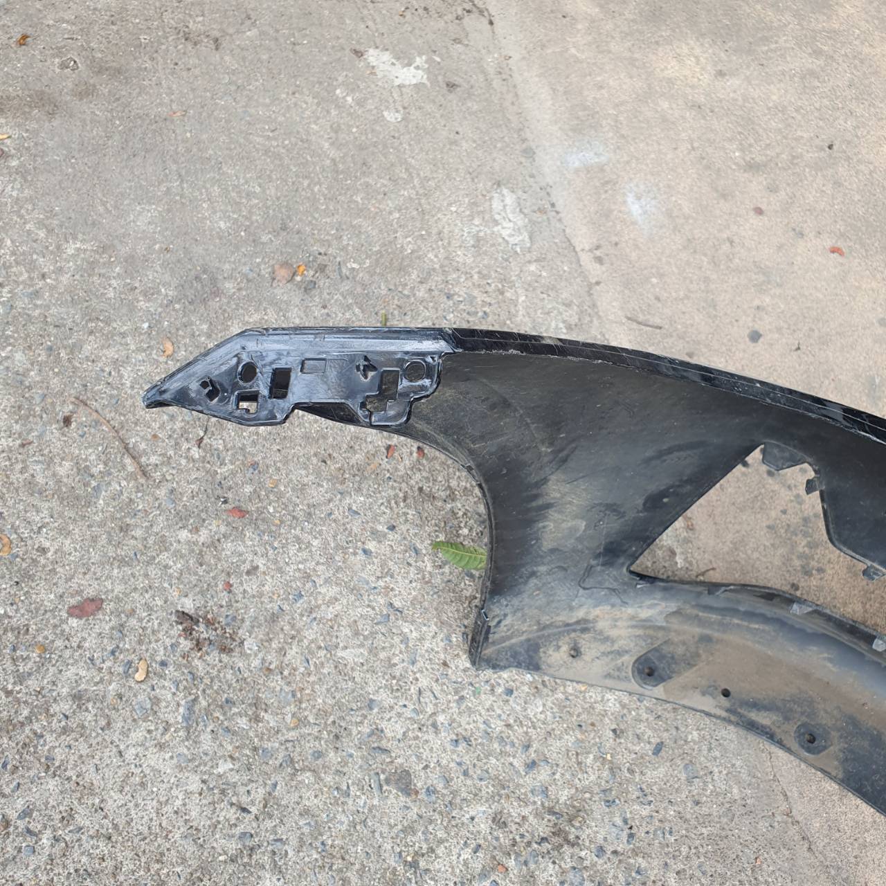 กันชนหน้า BMW 320d G20 ปี 2019(มือสองขายตามสภาพ)