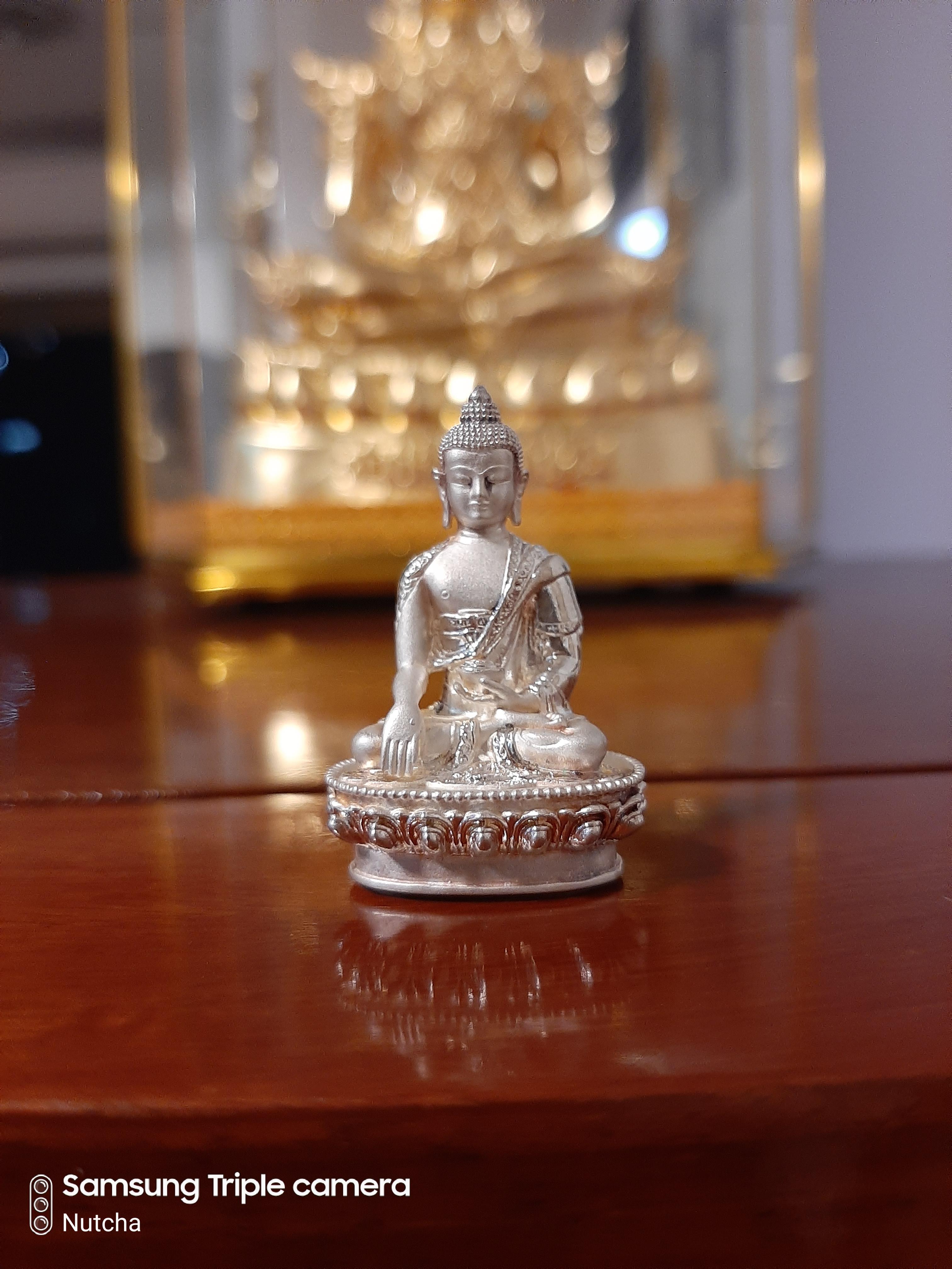 พระกริ่งปลดหนี้ไทย - เนปาล มวลสารมหาสะท้อน