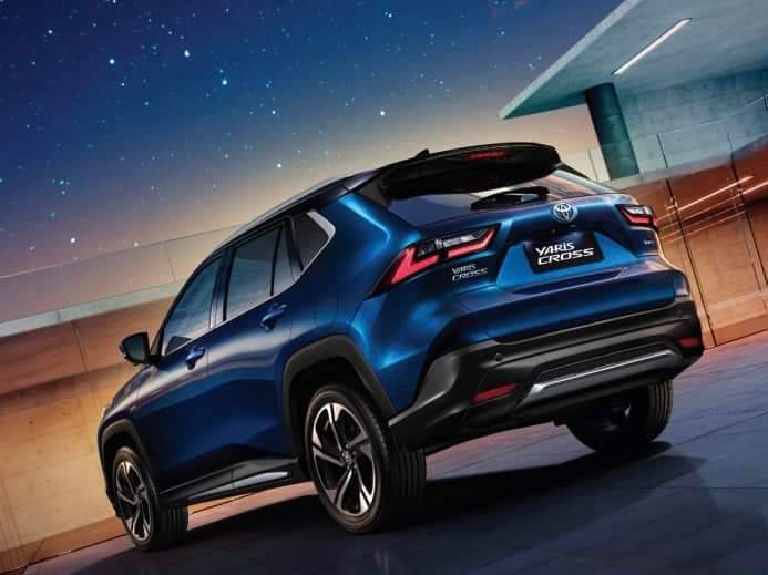 คิ้วกันสาด กันสาด สีชา Toyota Yaris Cross โตโยต้า ยาริส ครอส ปี 2013-ปัจจุบัน (มีเทปกาว 3M) โลโก้สกรีนสีขาว