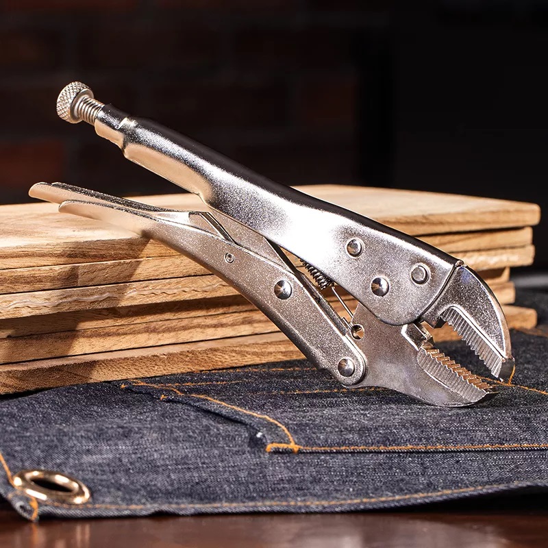 Deli คีมล็อคปากตรง 10 นิ้ว DL109010-06