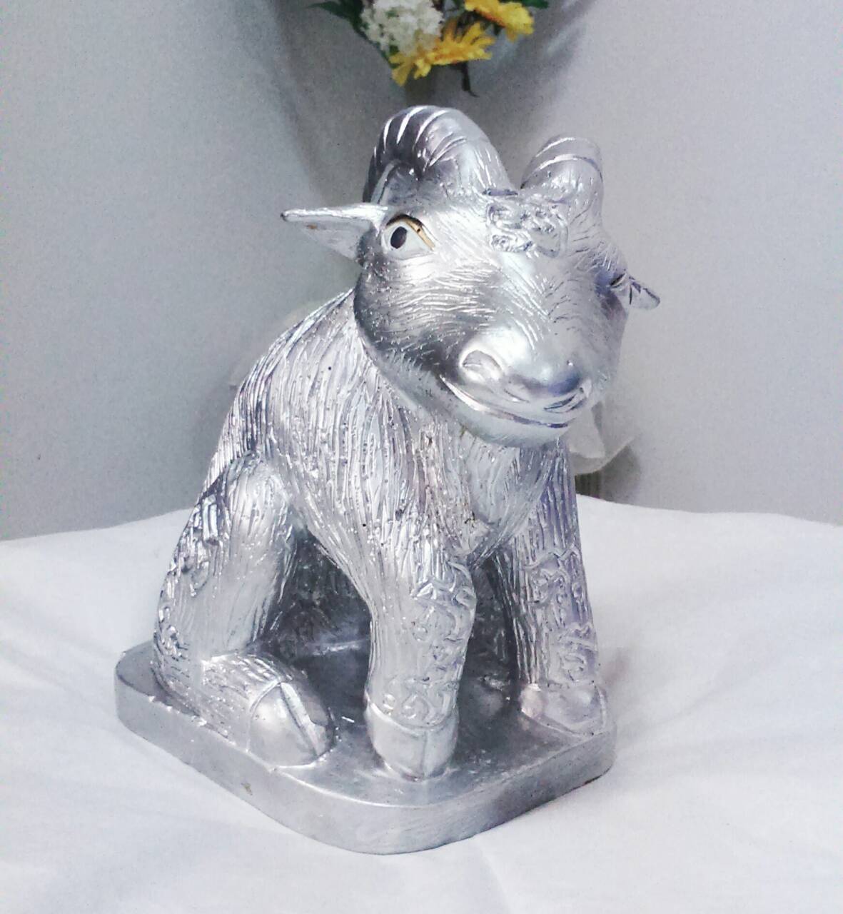 แพะเหลียวหลังสะกิดใจ เนื้อซิลิก้า ขนาด 5 นิ้ว หลวงปู่อาด วัดบุญสัมพันธ์