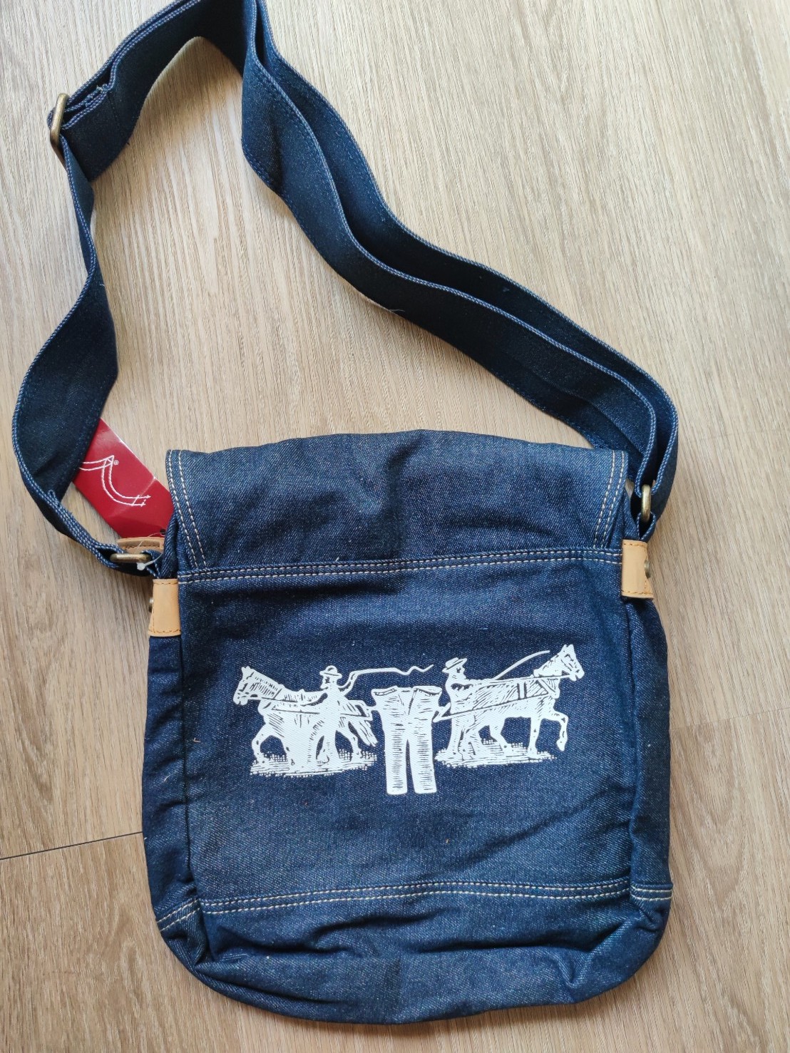 กระเป๋าสะพายข้าง Levi's Denim Crossbody Bag ของใหม่ ของแท้ พร้อมส่งจากไทย