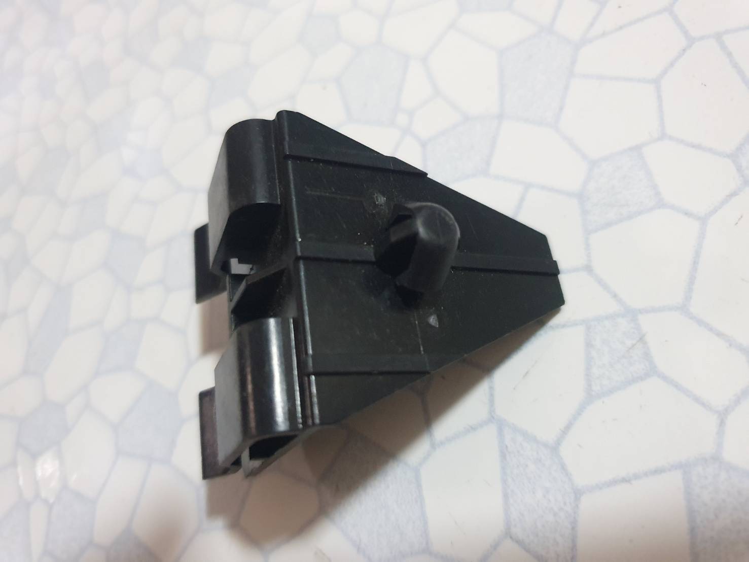 ตัวยึด มือสอง (หมายเลข 520 ตามรูป) Benz W211 A2119880178 Clamp Mounting Cover ตัวละ 10 บาทมีหลายชิ้น