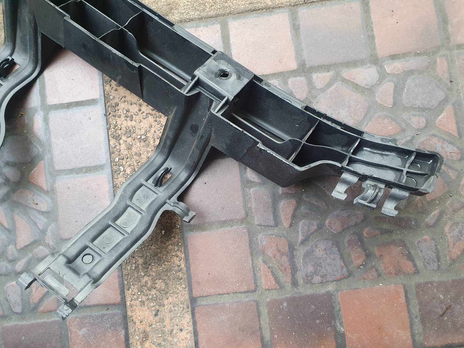 เฟรมบนกลางกันชนหลัง Benz W218 มือสอง A2188850665 ขายตามสภาพ