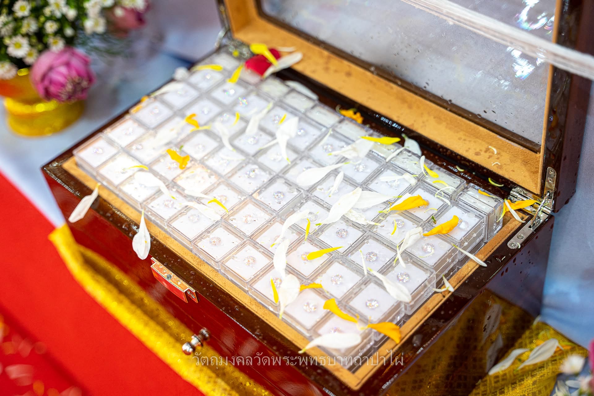 ดวงแก้วมนทกานต์ (แก้วเหลือง) พิธีฝ่าวิกฤติ เลื่อนยศ ยกฐานะ