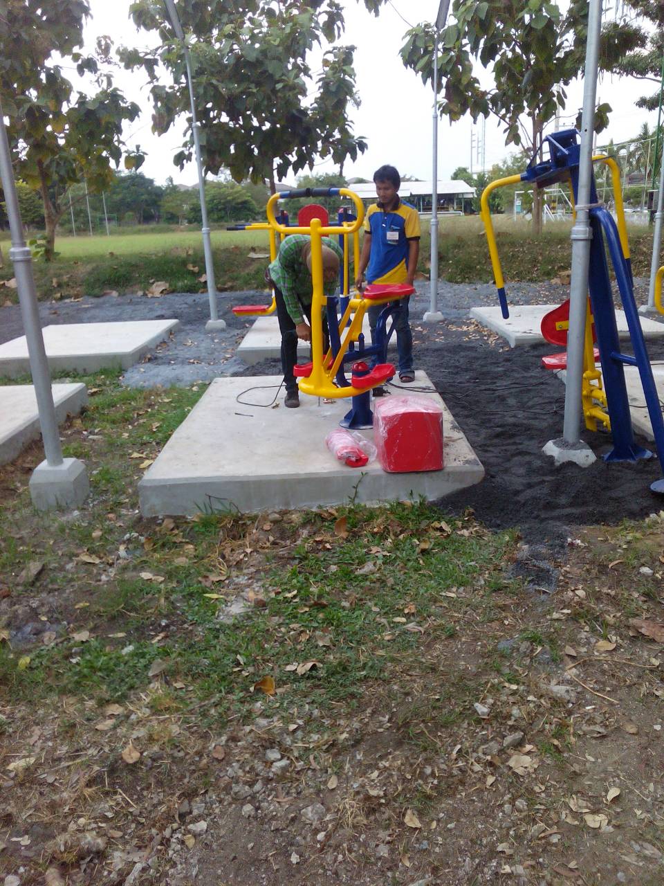 เครื่องออกกำลังกายกลางแจ้งดาวคะนอง