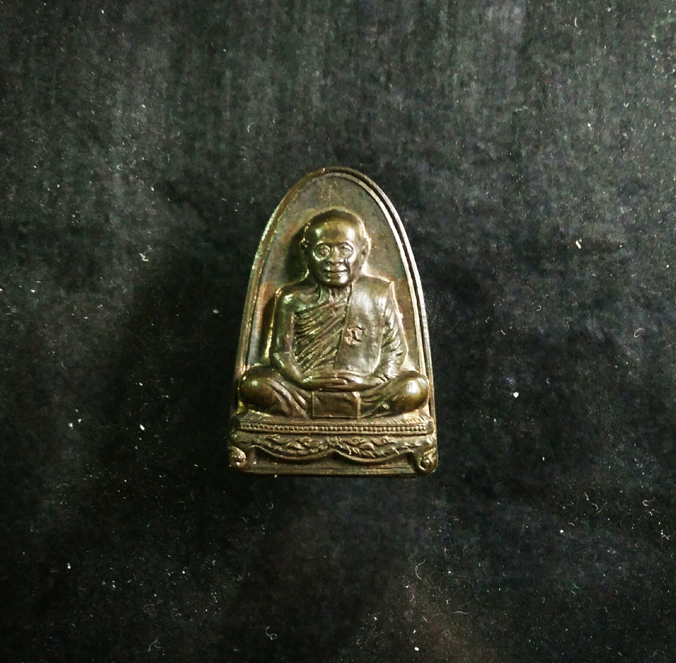 พระพิมพ์เตารีด (มีจาร)เนื้อนวโลหะ หลวงปู่วิเวียร วัดดวงแข ปี 36