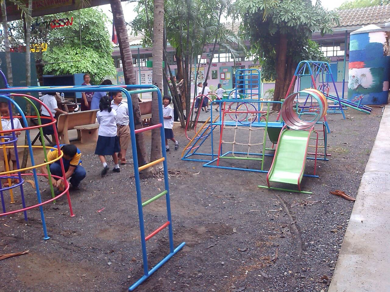 รหัส PG ผลงานติดตั้ง (โรงเรียนบ้านรางจิก ต.หนองขาว อ.ท่าม่วง จ.กาญจนบุรี) เครื่องออกกำลังกายเด็ก