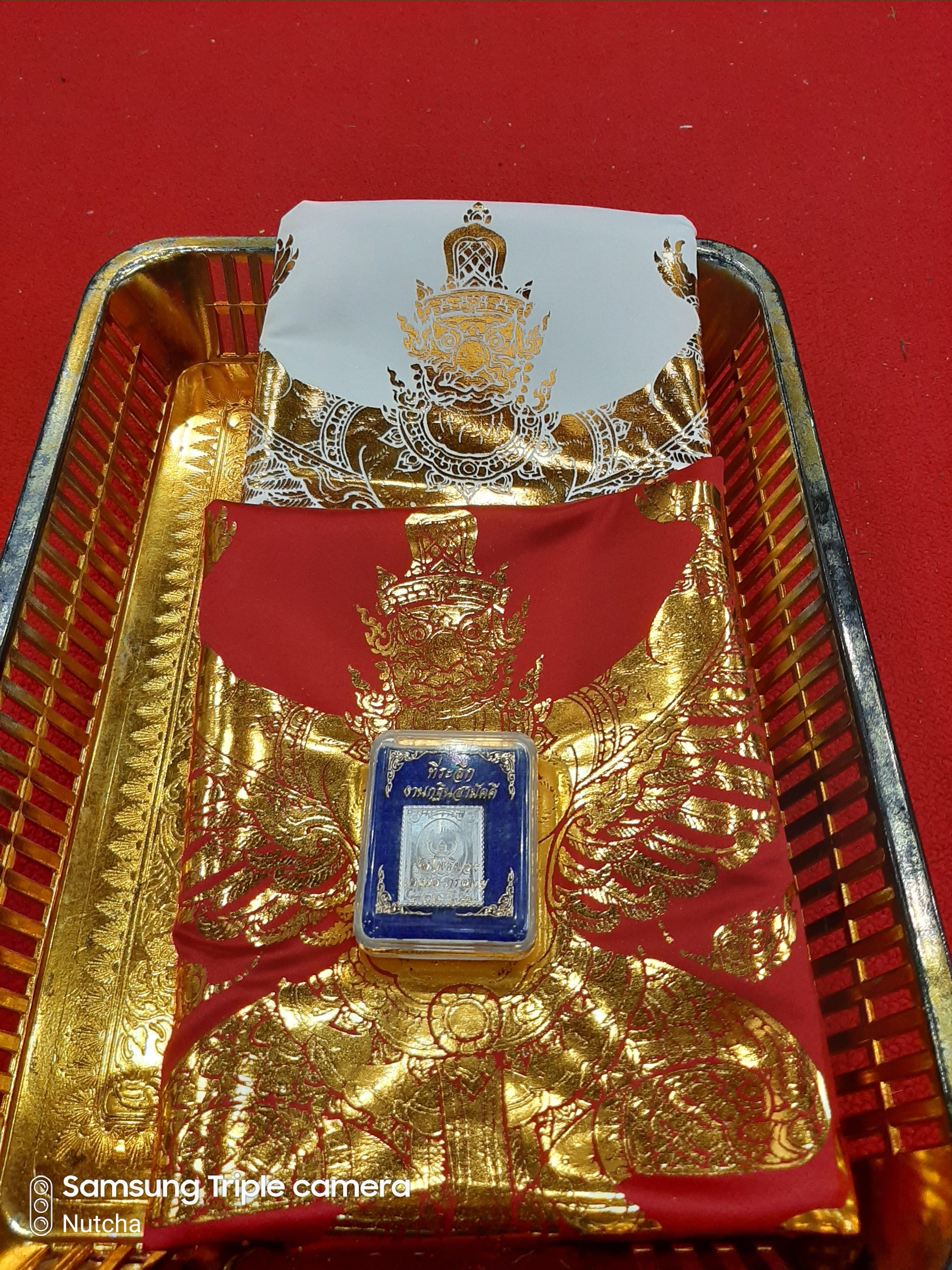 ครุฑขนาดตั้งบูชา รุ่น เหยียบเงินเหยียบทอง (เสกซ้ำ เจิมเพิ่ม)