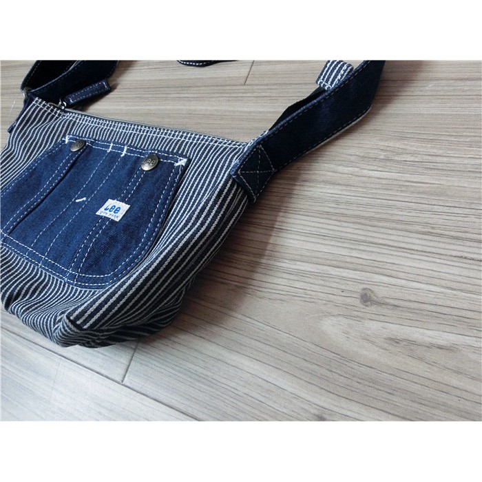 กระเป๋าสะพายข้าง Lee Vintage Denim Crossbody Bag ของใหม่ ของแท้ พร้อมส่งจากไทย กระเป๋าคาดเอว กระเป๋าคาดอก