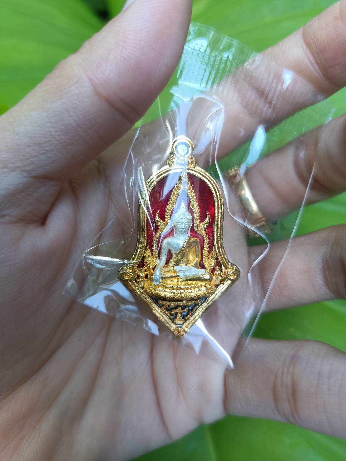 เหรียญพระพุทธชินราช-ประทับหลังท้าวเวสสุวรรณ พิมพ์จำปี รุ่น ลาภผลพูนทวีสำเร็จสมปรารถนา (ปลดหนี้) หลวงพ่ออิฏฐ์ วัดจุฬามณี ปี 65