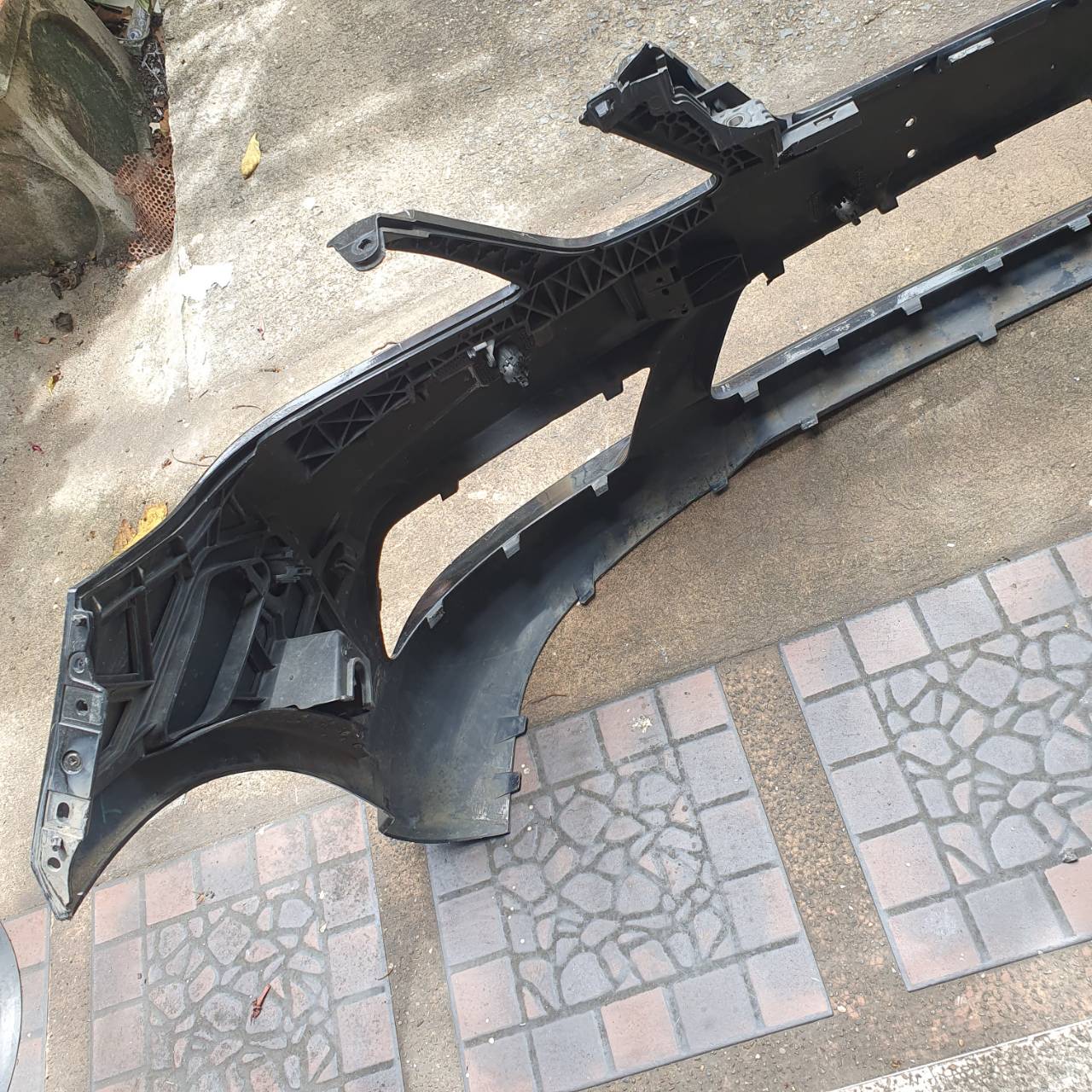 กันชนหน้า Benz มือสอง A2128854325 ขายตามสภาพ