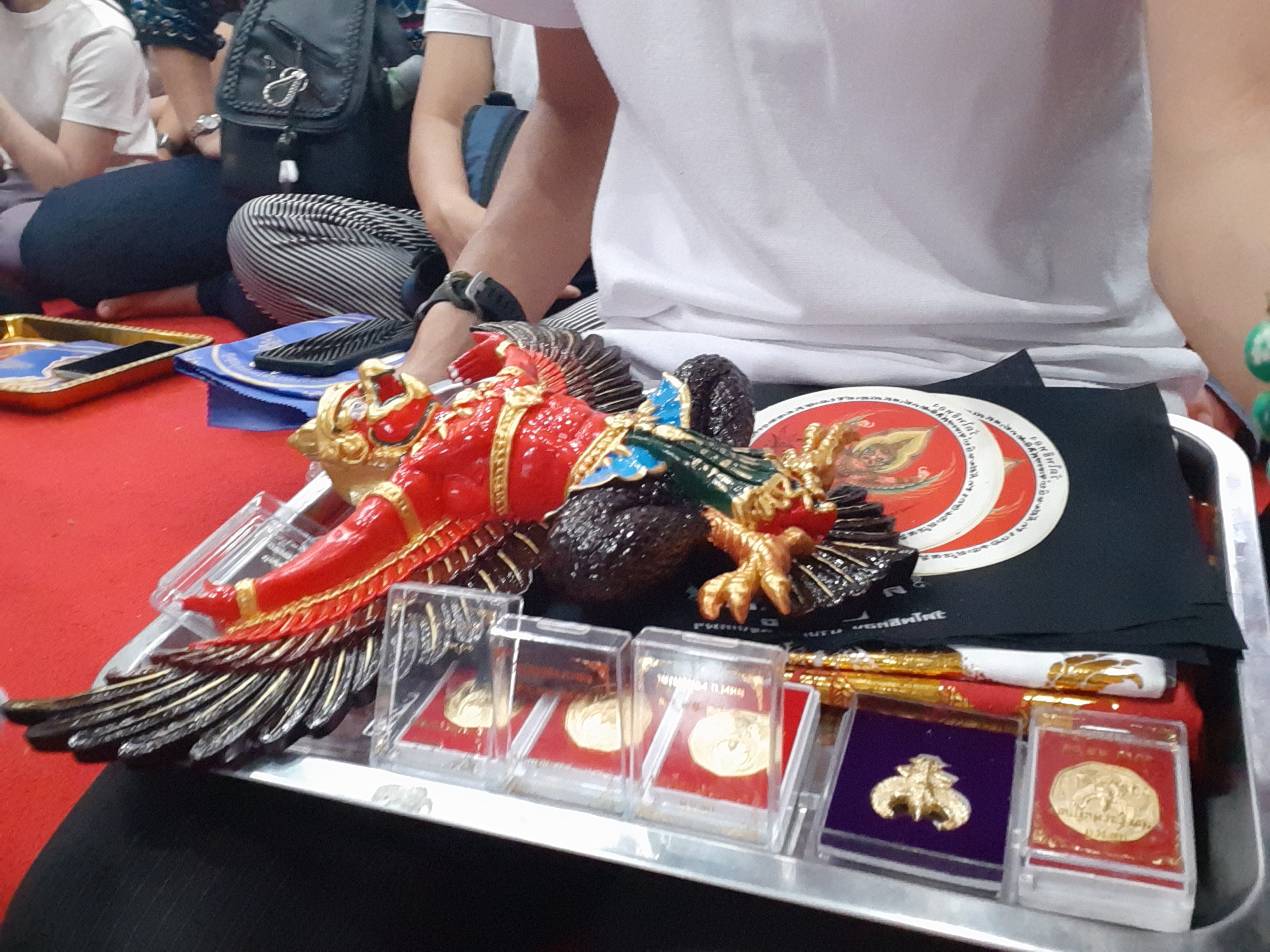 วัตถุมงคลพระอาจารย์วราห์ เสก เจิม จาร อธิษฐานจิตเพิ่ม