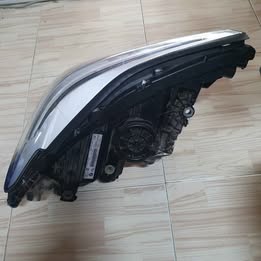 โคมไฟหน้าข้างซ้าย มือสอง BMW sieries7 G11 G12 หน้ามีรอย ขาครบ ขายตามสภาพ