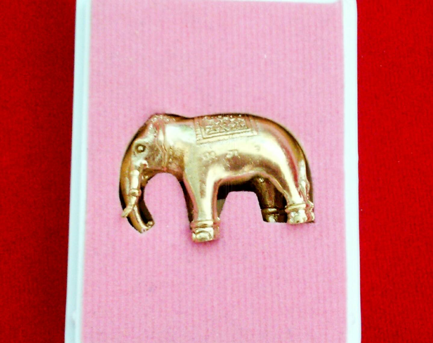 พญาช้างปู้ก่ำงาเขียว เนื้อทองเหลืองนอกปัดเงา (พระอาจารย์เล็กร่วมเสก) วัดพระพุทธบาทถ้ำป่าไผ่