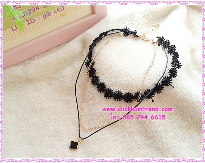 สร้อยคอโชคเกอร์ ลูกไม้สีดำ แต่งด้วยโซ่สีทอง และเชือกดำ
