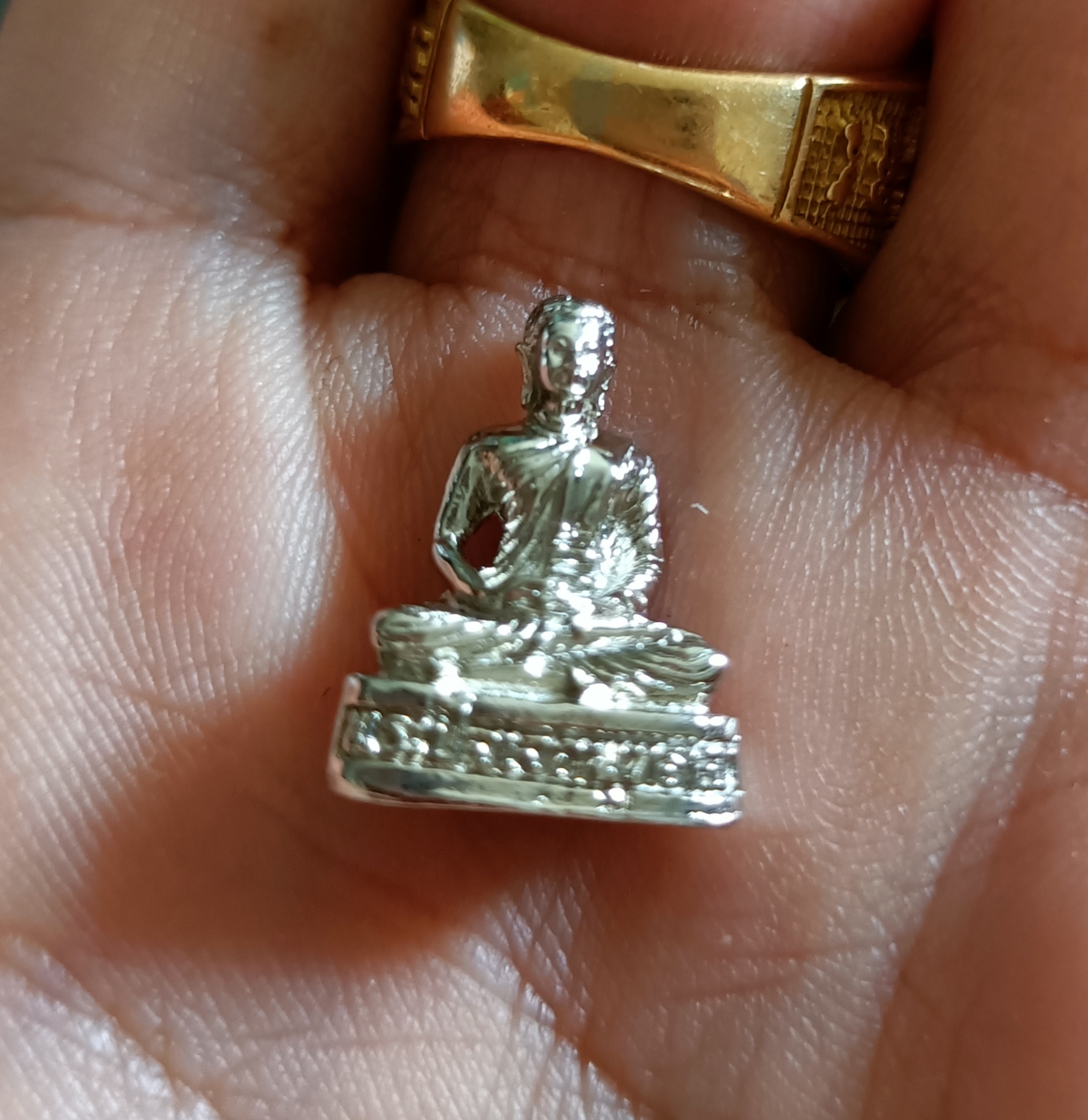 พระปัจเจกพุทธเจ้าเนื้อเงิน วัดท่าขนุน (ไม่มีกล่อง)