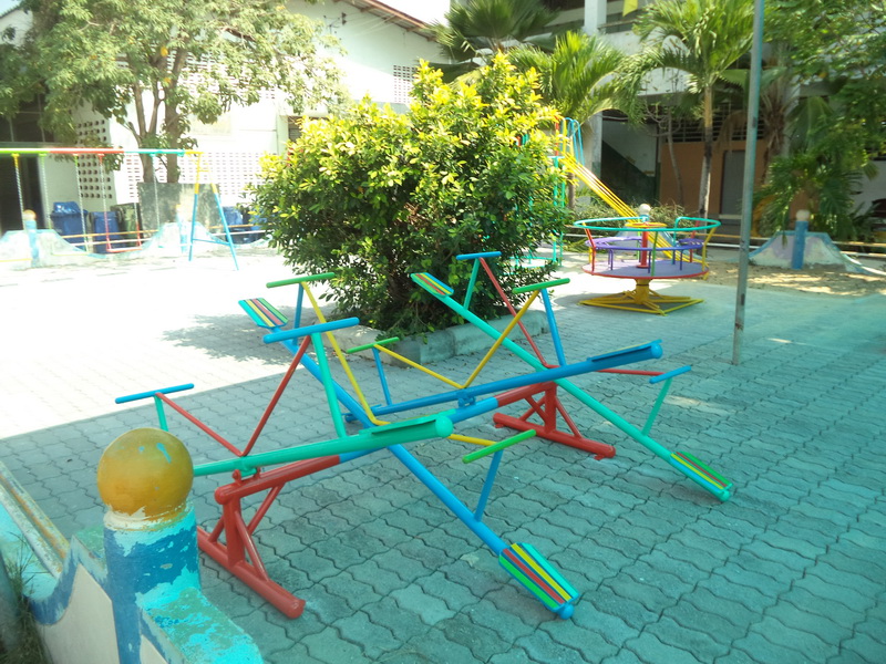 รหัส PG ผลงานติดตั้ง (โรงเรียนวัดบางจะเกร็ง อ.เมือง จ.สมุทรสงคราม) เครื่องเล่นสนามกลางแจ้งสำหรับเด็ก