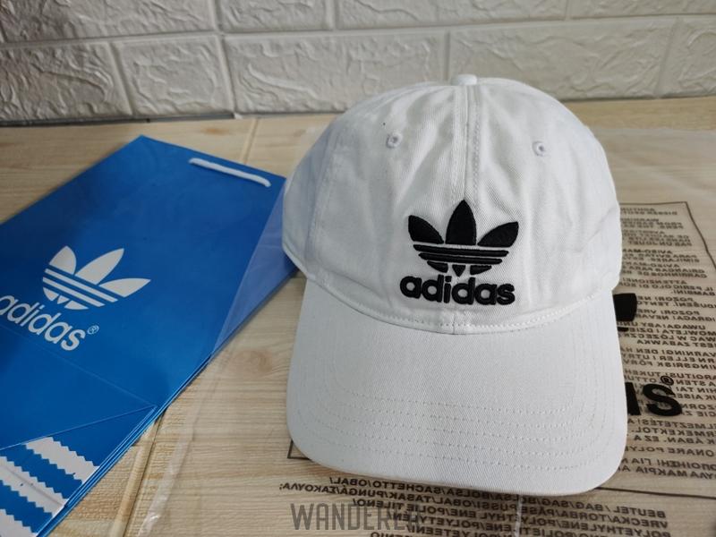 หมวก Adidas Original ของแท้ พร้อมส่ง มาพร้อมป้าย Tag และถุงใส่ หมวกแก๊ป ของแท้ แน่นอน 100 %
