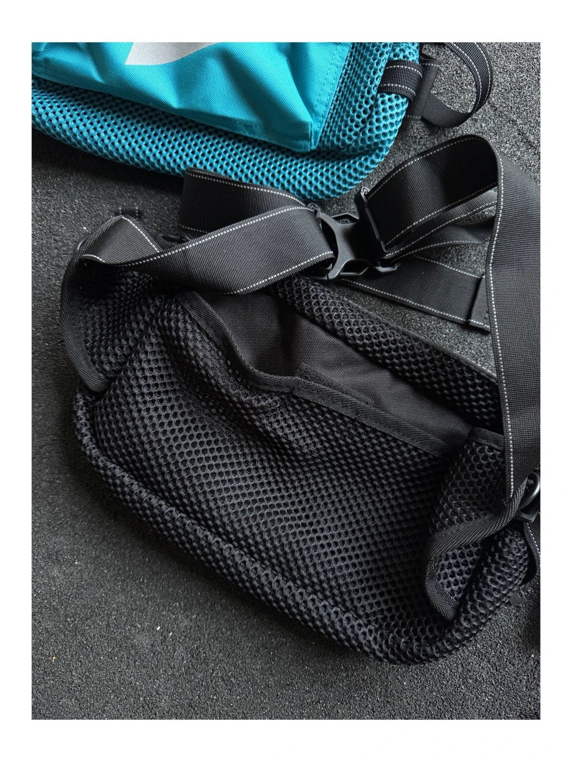 กระเป๋าคาดเอว And Wander 3D Mesh Waist Bag ของใหม่ ของแท้ พร้อมส่งจากไทย