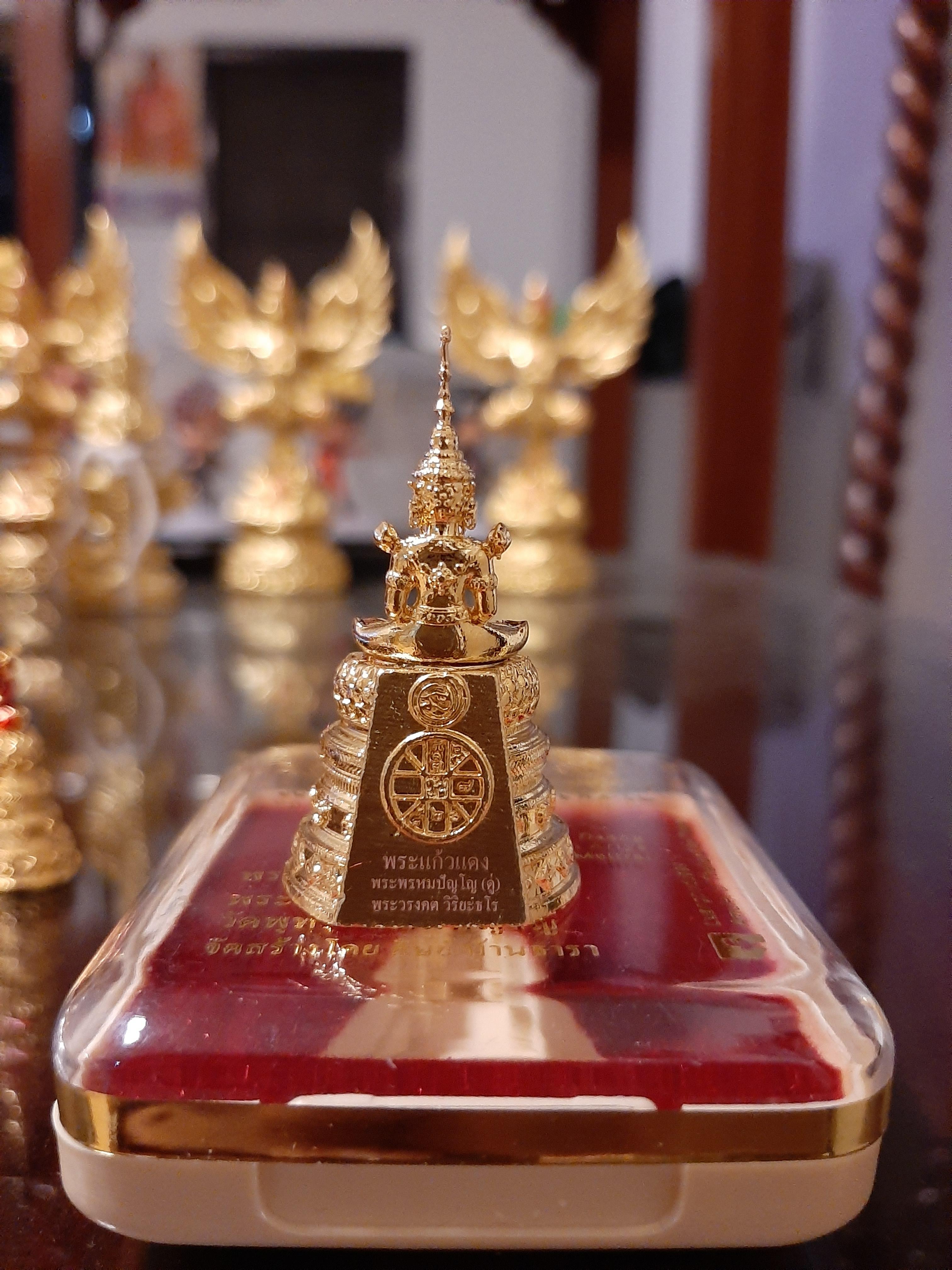 พระแก้วแดง (ชุบทองลงยาแดง) หลวงตาม้า วัดถ้ำเมืองนะ