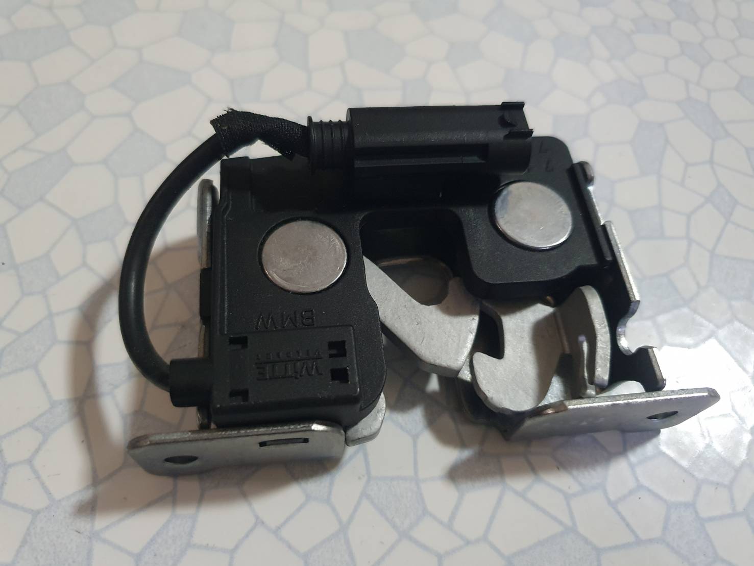ตัวล็อคฝากระโปรงหน้า BMW Front Hood Latch 5123-7 115 229 อะไหล่แท้